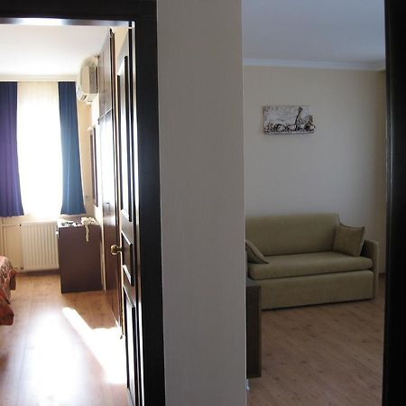 Seaview Suite Hotel คูซาดาซี ภายนอก รูปภาพ